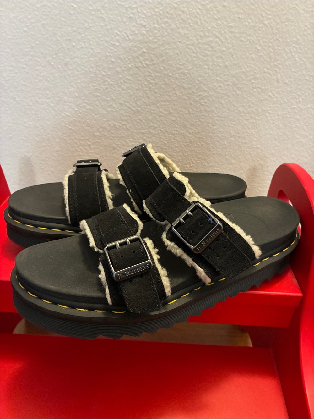 Dr. Martens Black Suede Shearling Buckle Slide Sandals Mens 9 women’s 11